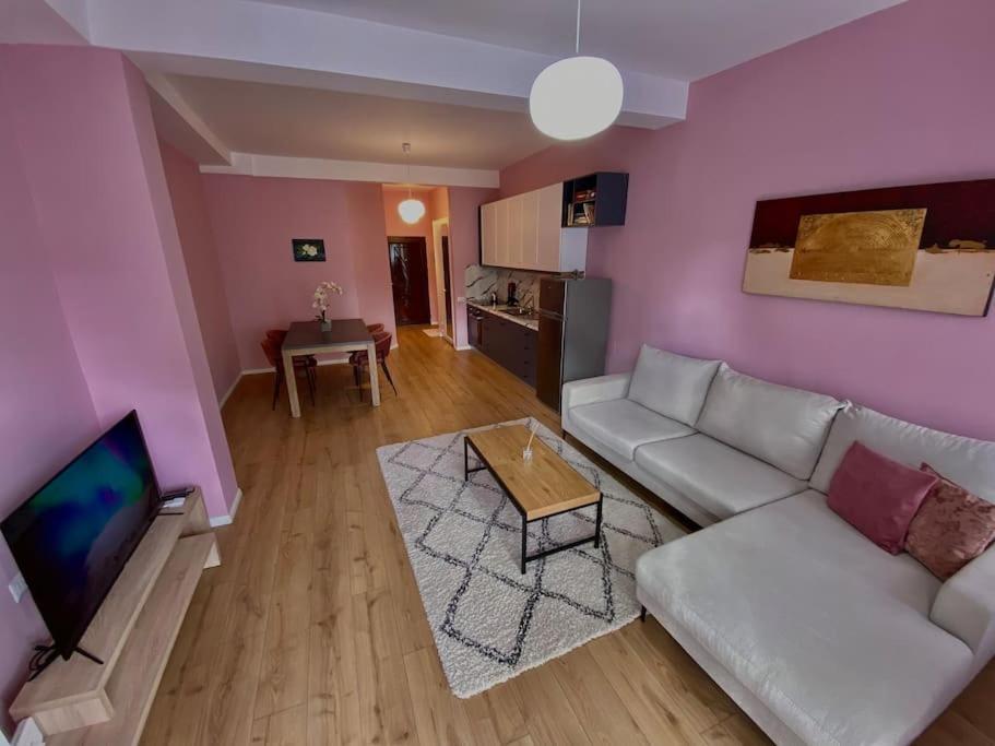 Coral Apartment - City Center Tirana Kültér fotó